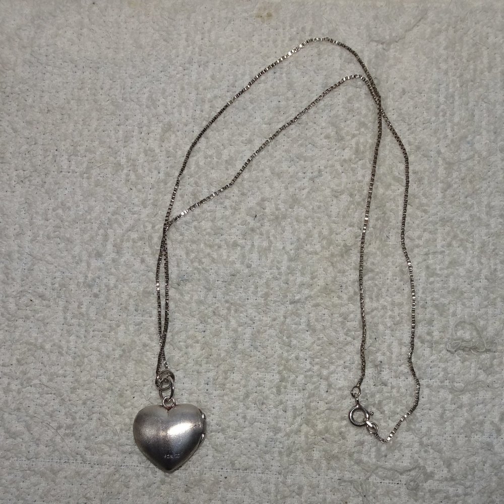Vtg. JC SS 925 Sterling Heart Locket Necklace